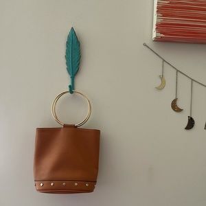 cesca | tan bucket bag w/ gold accents